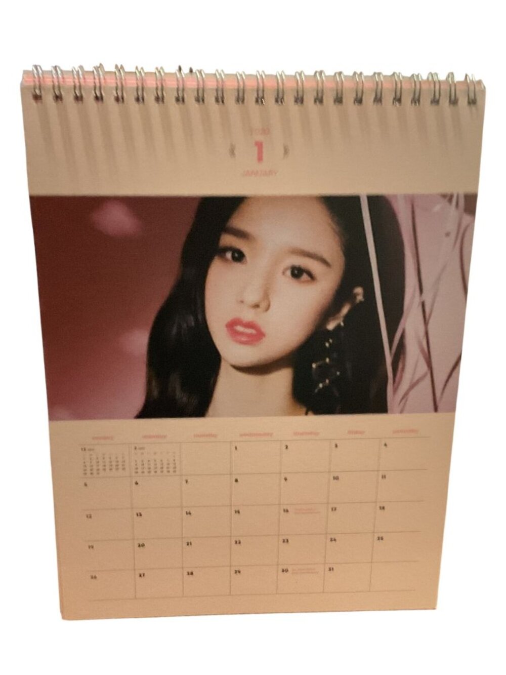 K-Pop Loona 2020 1st Seasons Greetings Standing Calendar Collectible 10" x 8"